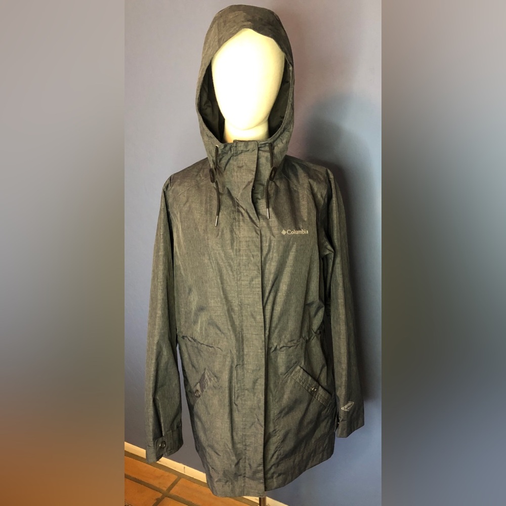 Columbia Rain Jacket LIKE NEW Size L